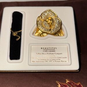 🐈‍⬛ Estee Lauder NWT solid perfume compact “ BEAUTIFUL YELLOW ROSE “